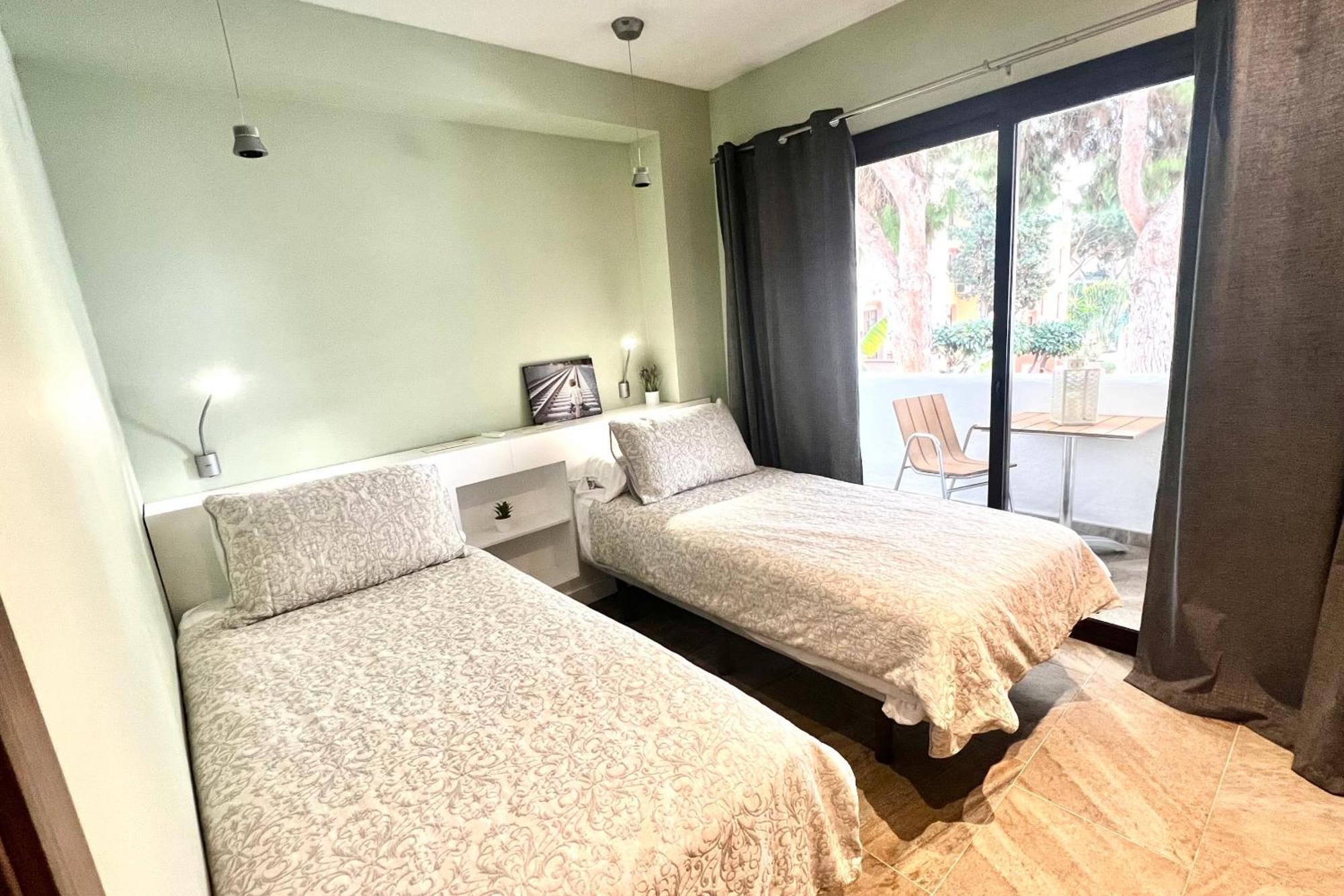 Mijas Costa - Beachside Apartment- A Ла-Кала-де-Михас Экстерьер фото